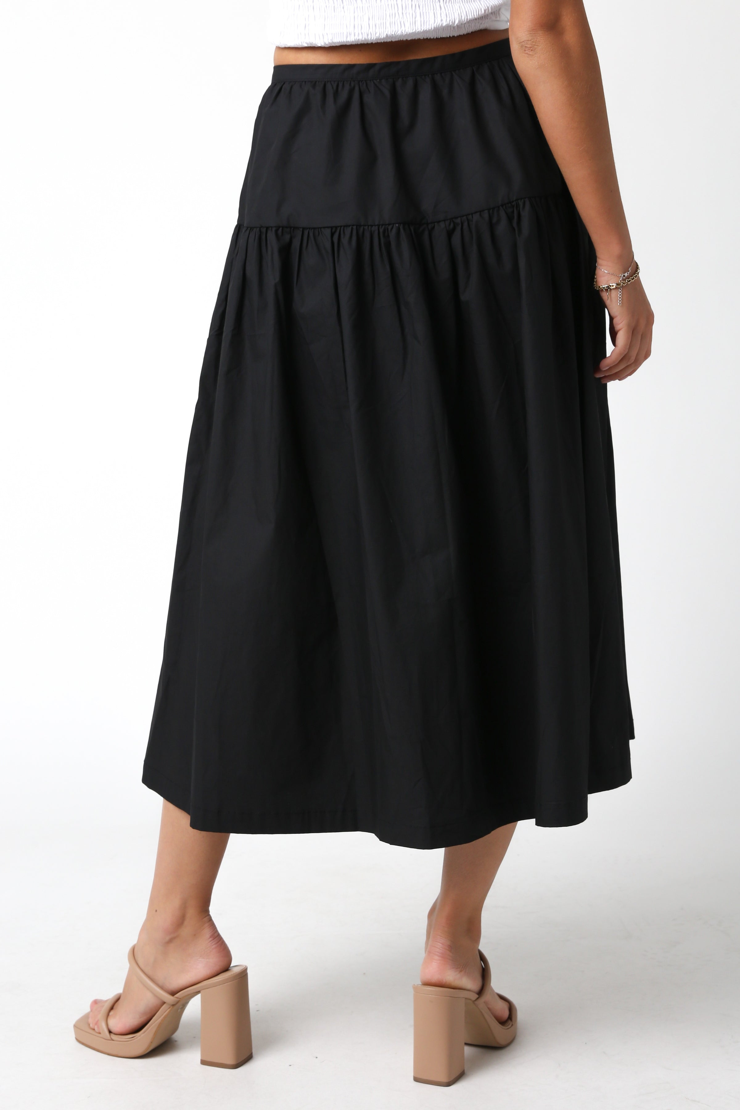 Olivaceous Poplin Skirt in Black