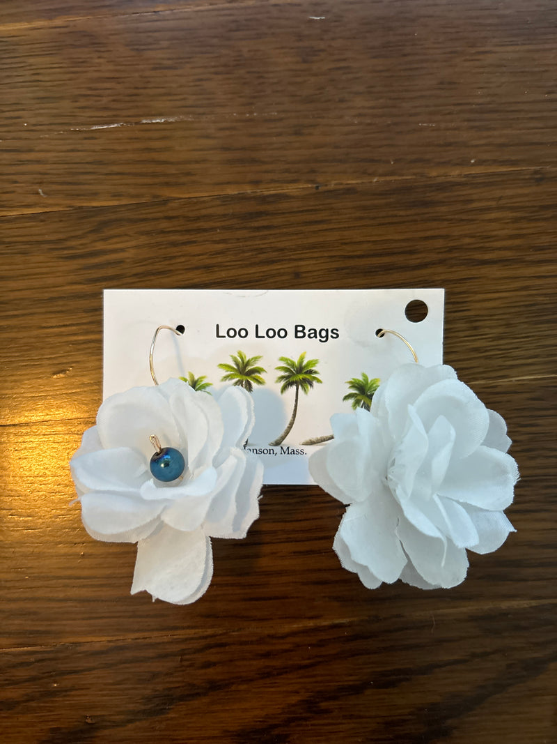 LooLoo white flower earrings