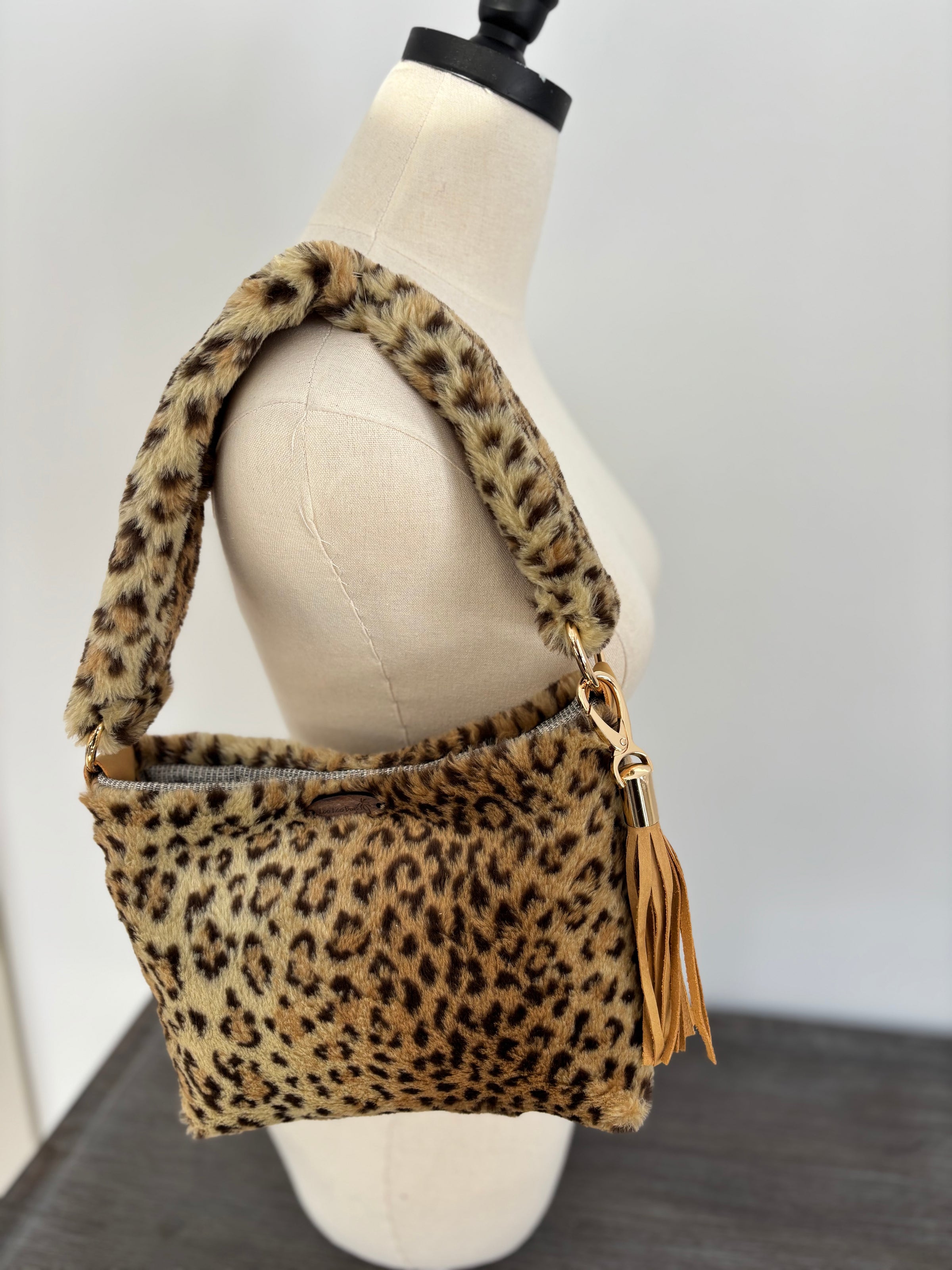 LooLoo Bags Cheetah Print small tassle