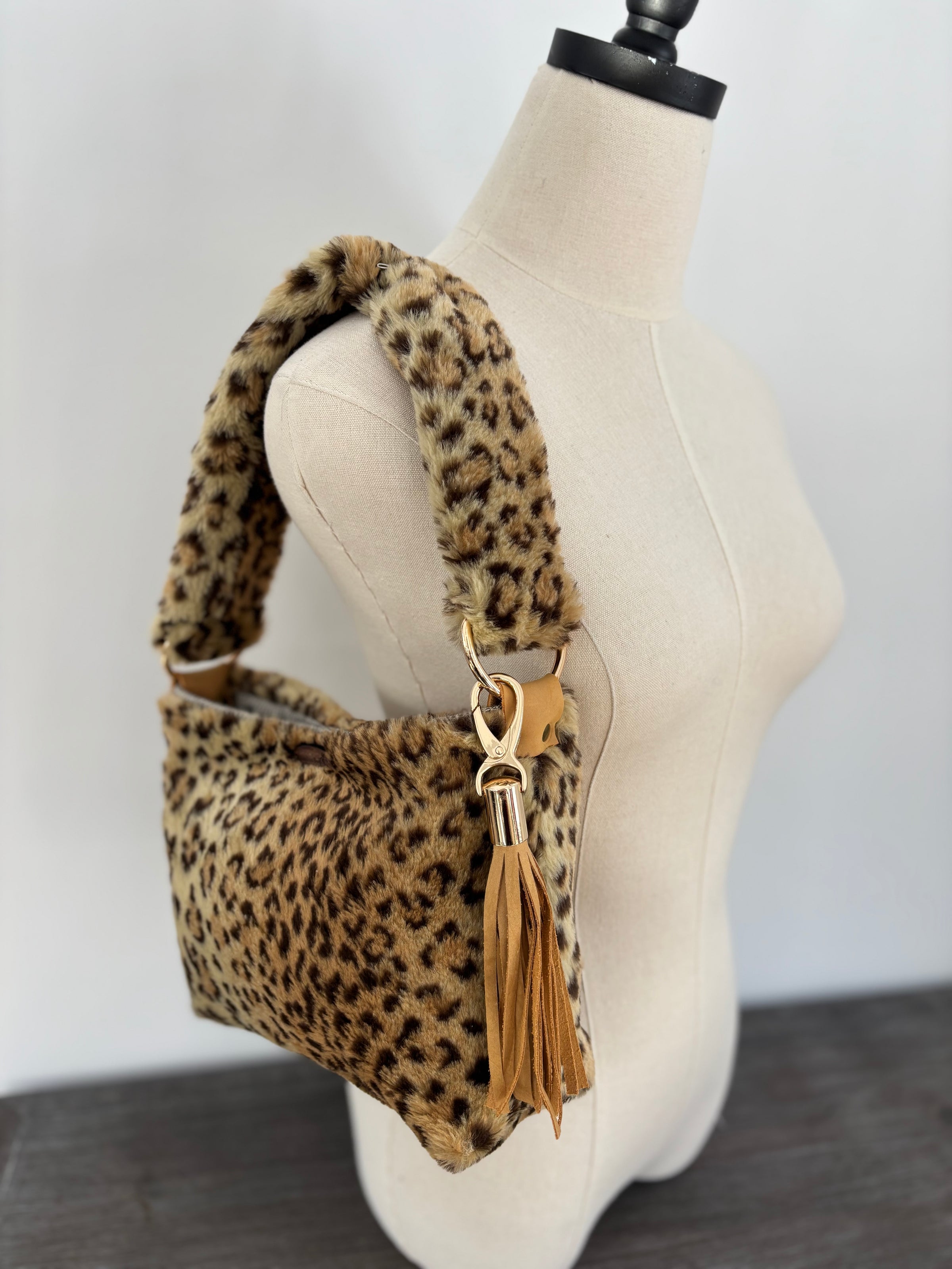 LooLoo Bags Cheetah Print small tassle
