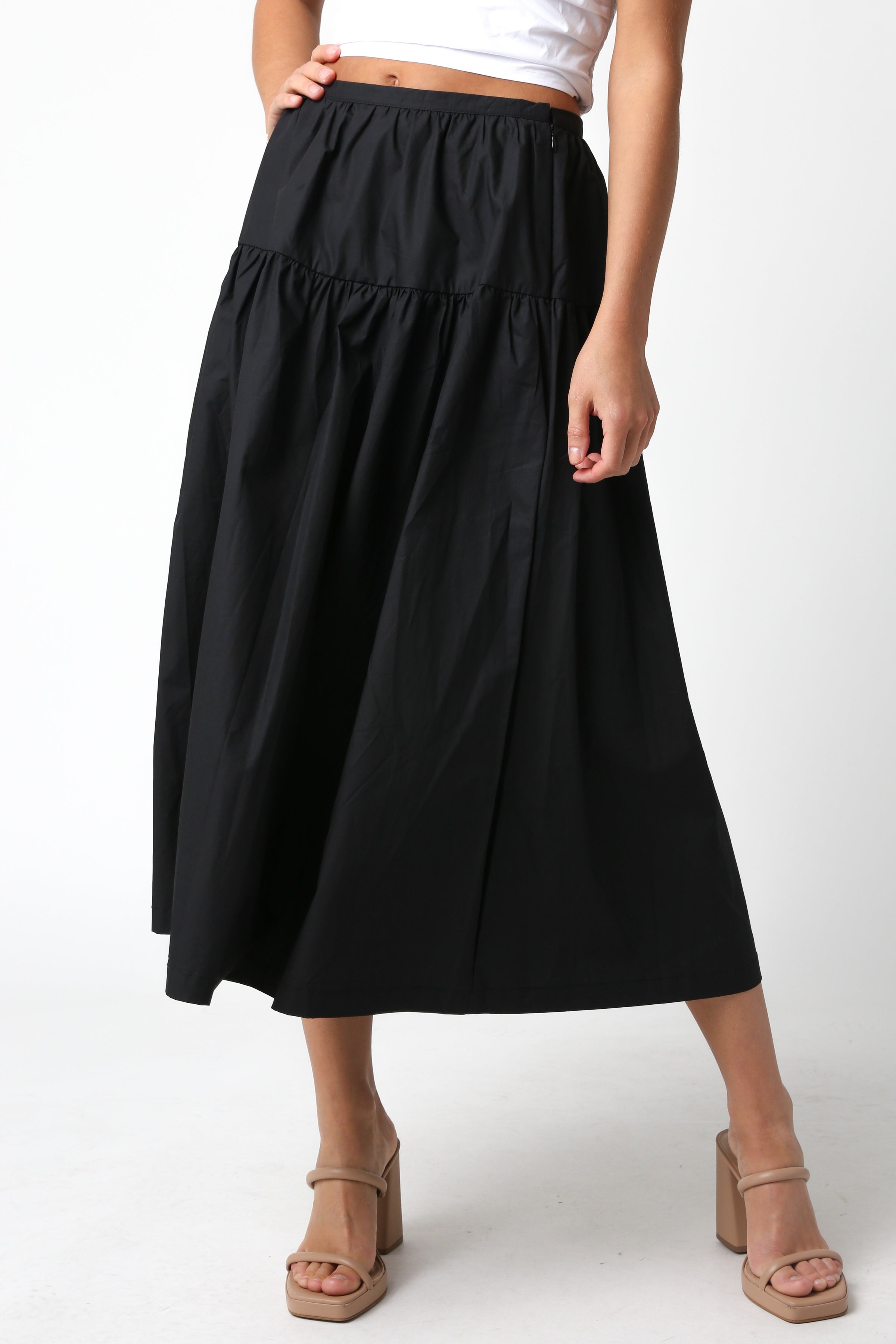 Olivaceous Poplin Skirt in Black