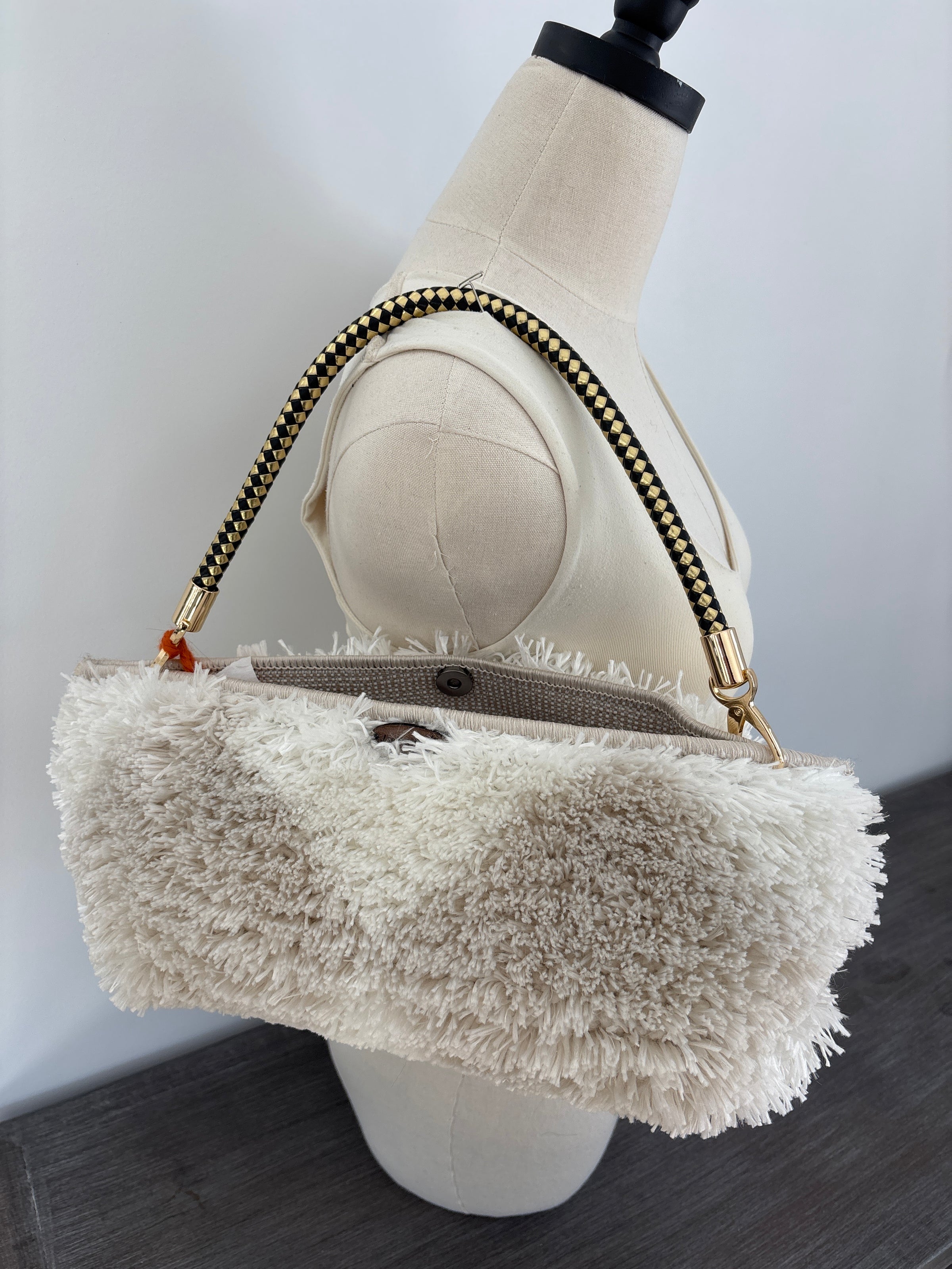 LooLoo Bags white fur