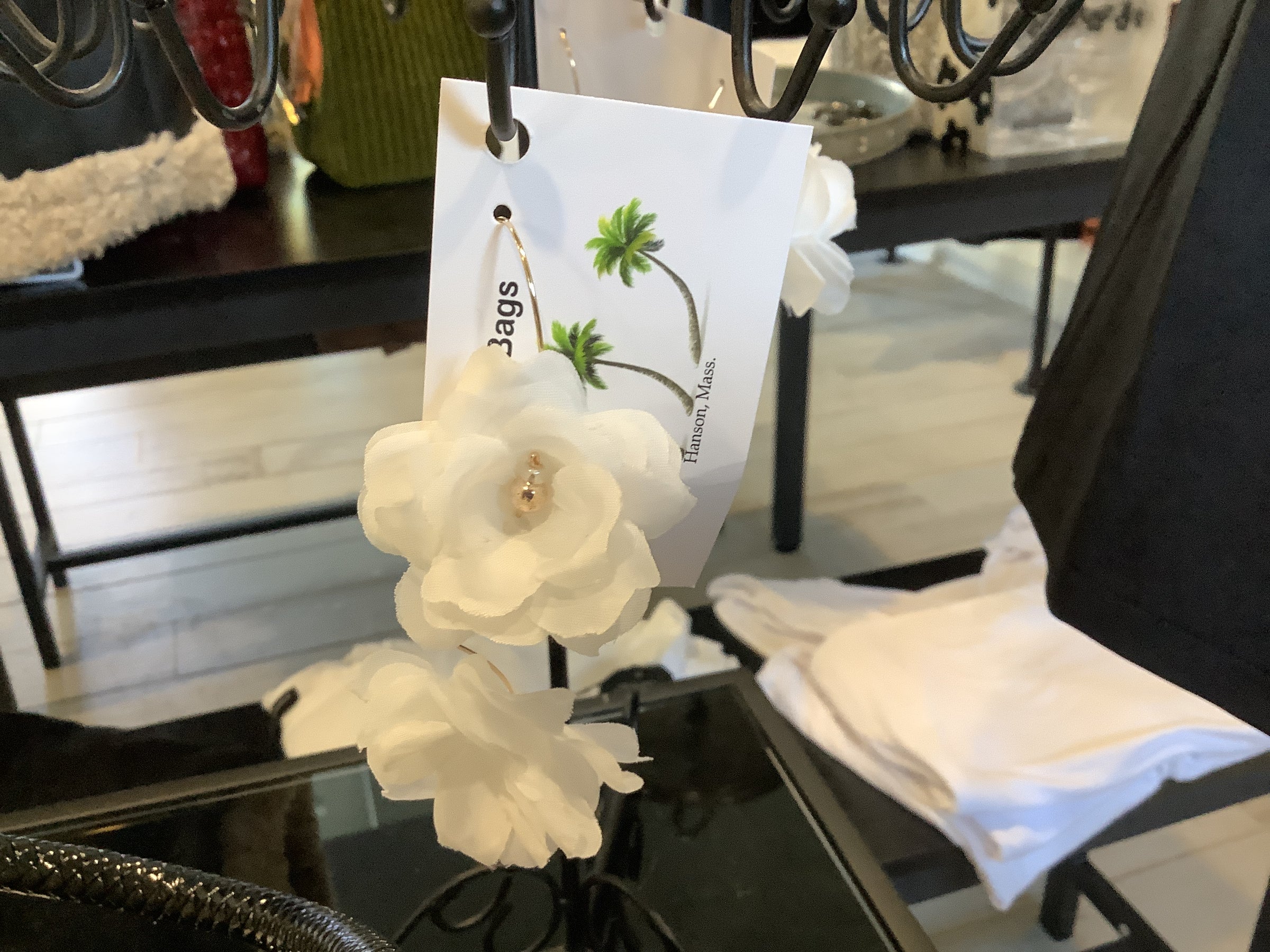 Looloo white flower earrings