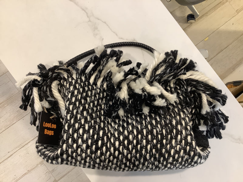 Looloo bags black puff