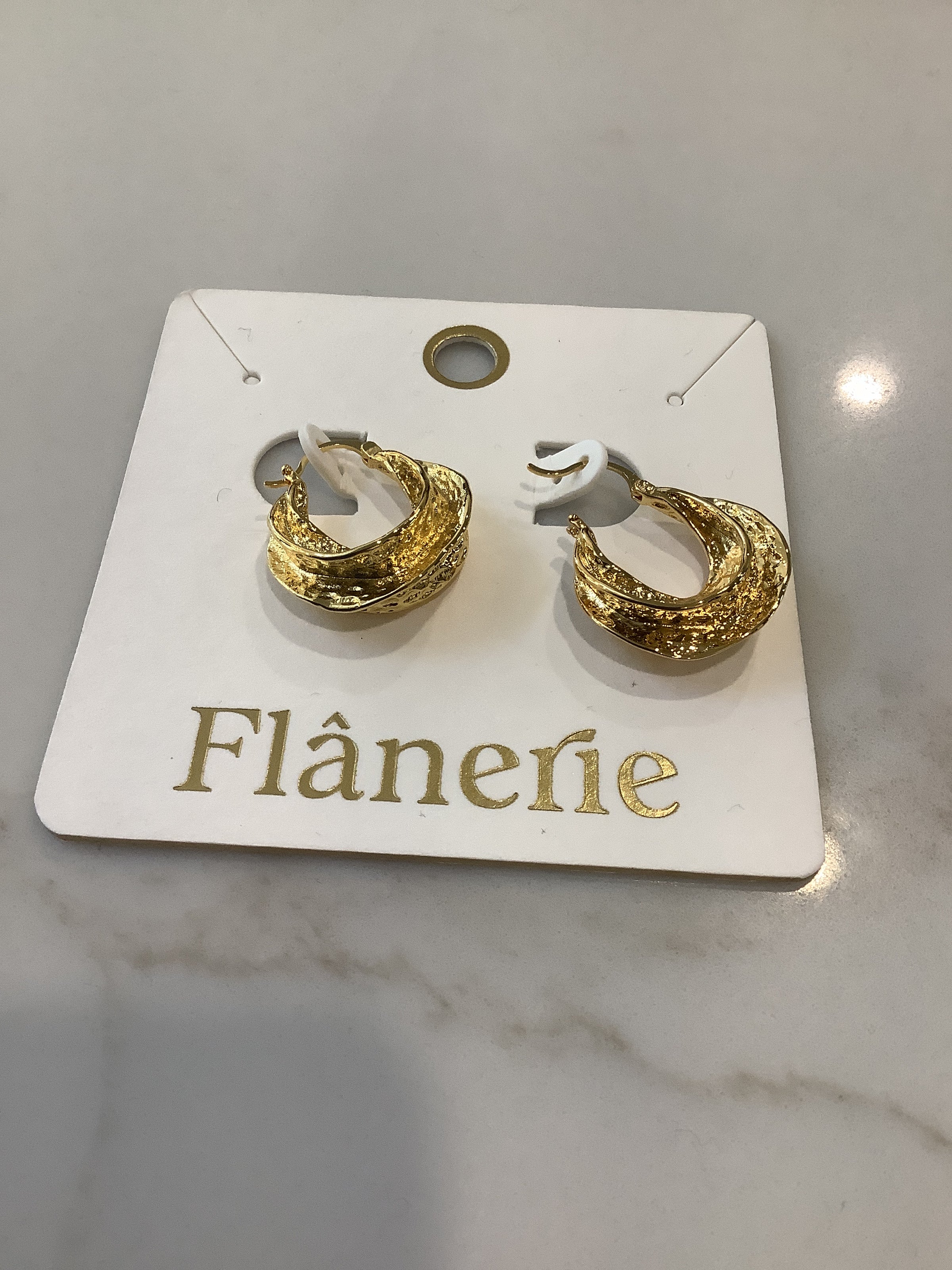 Flanerie Winfred swirl hoop earring