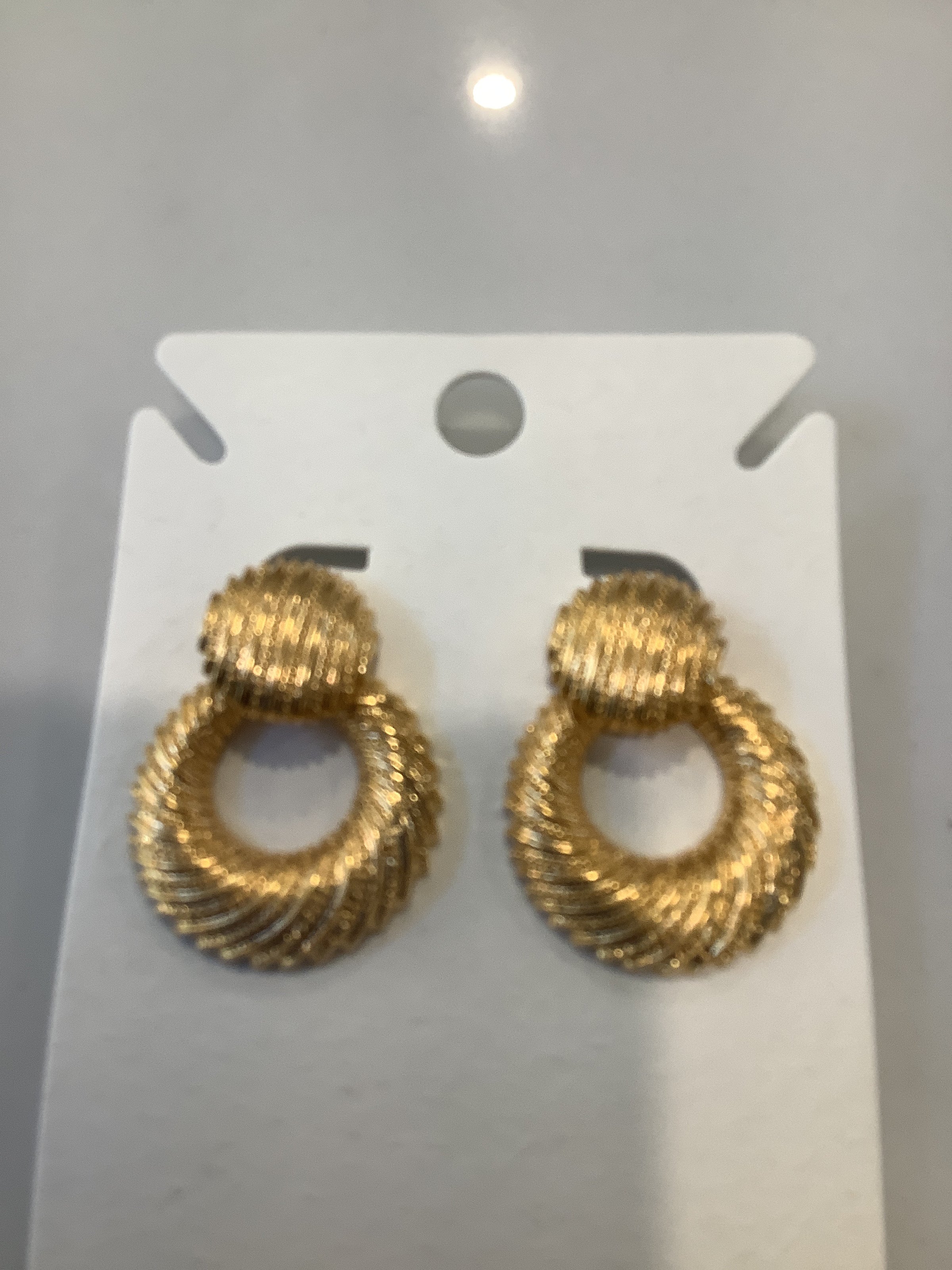 Flanerie Loretta round hoop earring