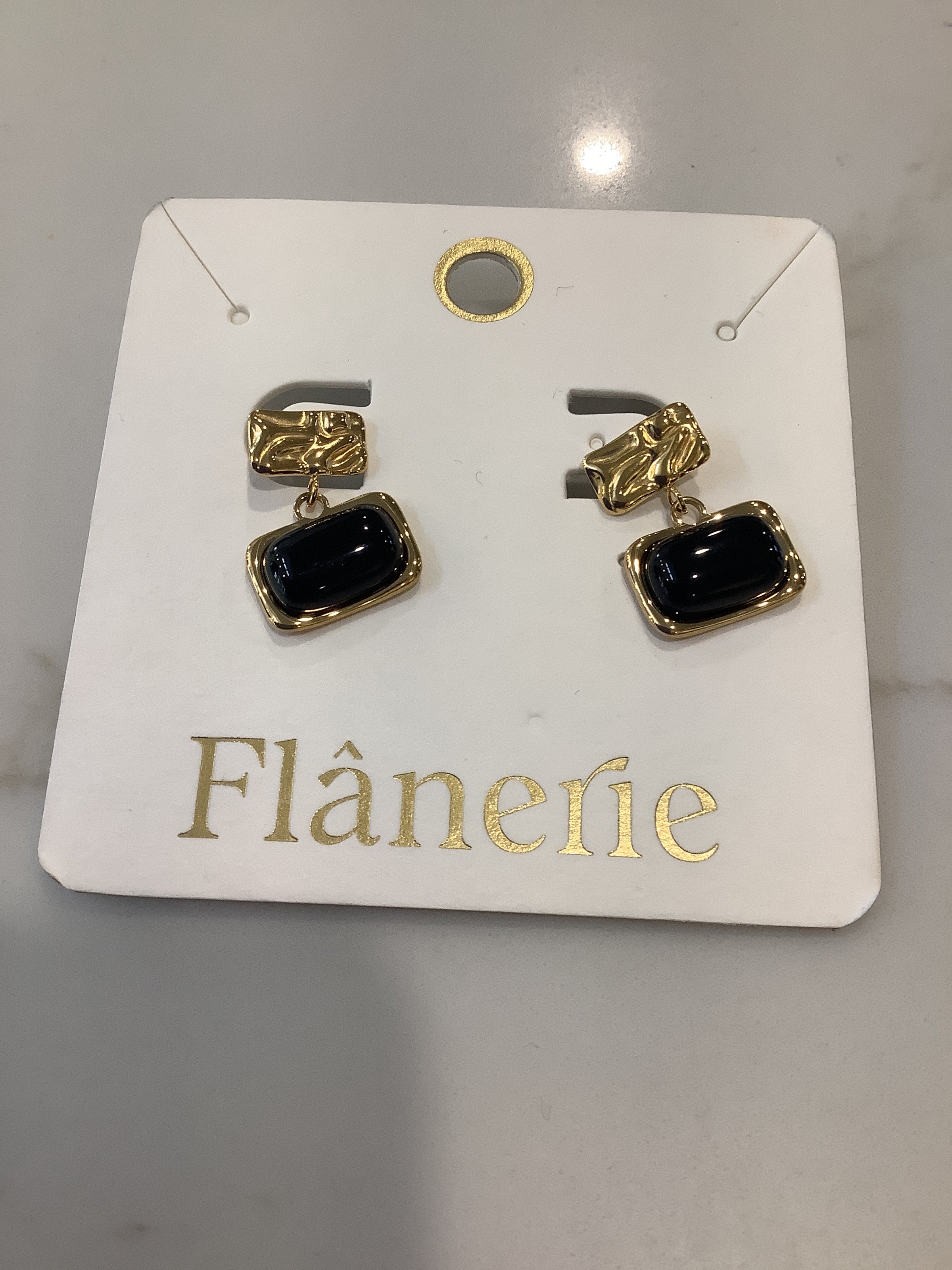 Flanerie Cuvée 18 k earrings square dangle black